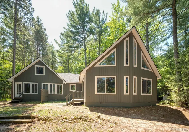 3rd image of 6954 Aarwood Trl Nw, Rapid City, MI 49676 | MLS# 20261044321