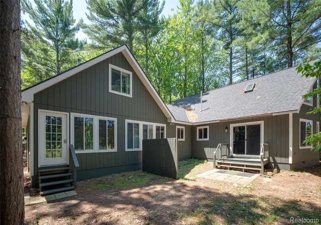 4th image of 6954 Aarwood Trl Nw, Rapid City, MI 49676 | MLS# 20261044321