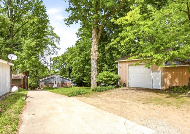 Photo 2 of Single family home for sale at 3164 Kimberly Dr, Millington, MI 48746 | MLS# 5050211249 | Listing updated on 2026-09-09