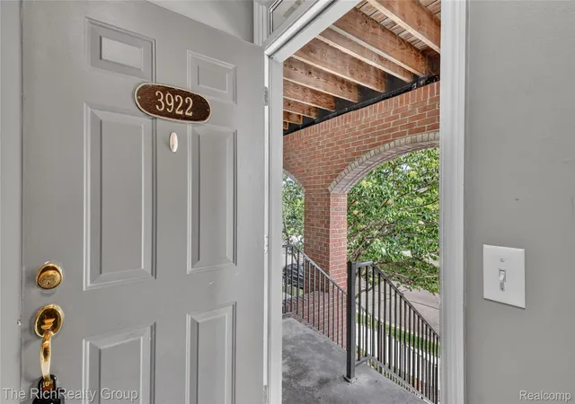 3rd image of 3922 Forester Blvd, Auburn Hills, MI 48326 | MLS# 20261044331