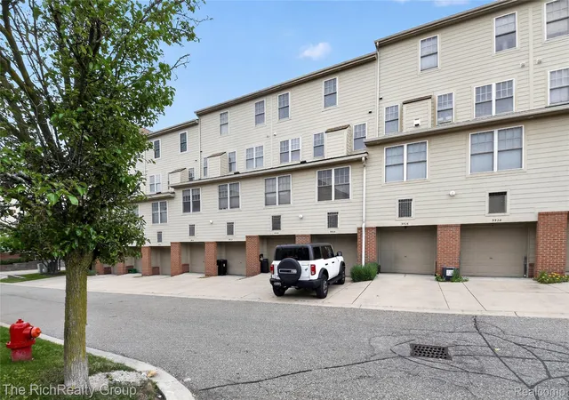 34th image of 3922 Forester Blvd, Auburn Hills, MI 48326 | MLS# 20261044331