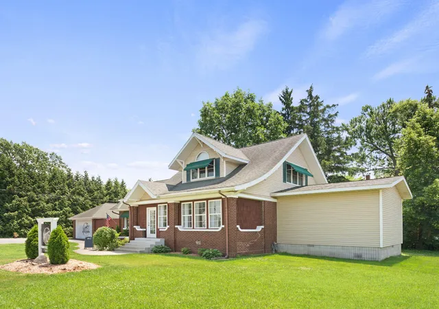4th image of 2 E Ash St E, Three Oaks, MI 49128 | MLS# 69026029134