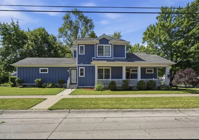 1st image of 1015 Monroe St, Benton Harbor, MI 49022 | MLS# 69026029139