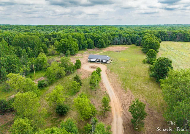 3rd image of 5227 S Johnson Rd, Greenville, MI 48838 | MLS# 65026029143