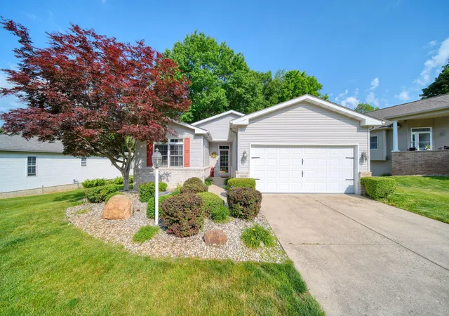 Photo 2 of Condo for sale at 3010 S Wood Dale Dr #14, Summit Township Jackson, MI 49203 | MLS# 55026029170 | Listing updated on 2026-06-14