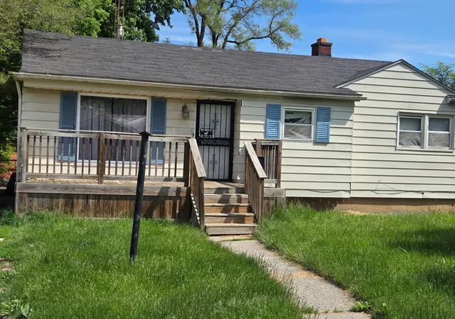 Photo 1 of Sale Pending at 1810 Shamrock Ln, Flint, MI 48504 | MLS# 5050211270 | Listing updated on 2026-06-17