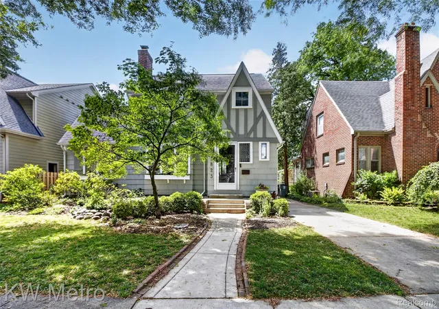 1st image of 1823 W Houstonia Ave, Royal Oak, MI 48073 | MLS# 20261044382