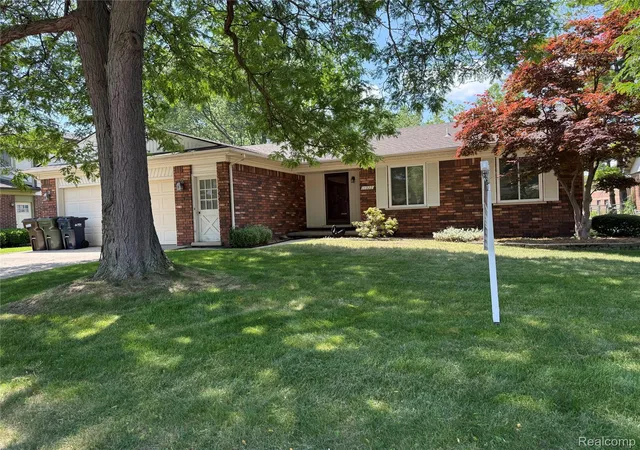 Photo 1 of Single family home for sale at 14322 Four Lakes Dr, Sterling Heights, MI 48313 | MLS# 20261044392 | Listing updated on 2026-07-28