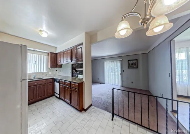 Photo 3 of Single family home for sale at 14322 Four Lakes Dr, Sterling Heights, MI 48313 | MLS# 20261044392 | Listing updated on 2026-07-28