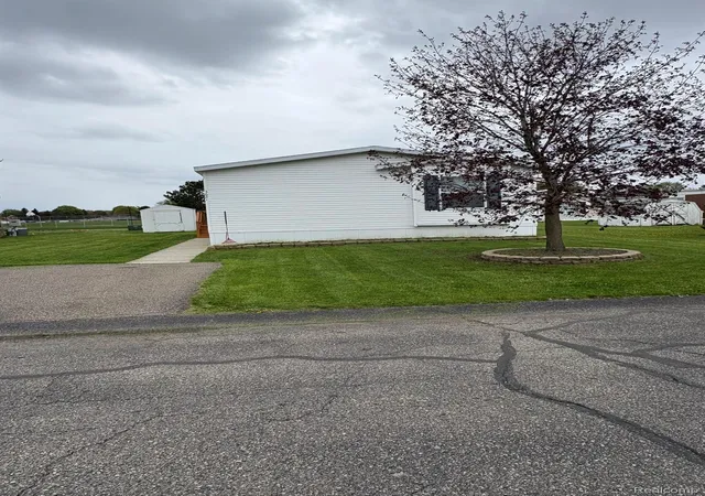 2nd image of 3621 Hawthorne St, Clarkston, MI 48348 | MLS# 20261044393