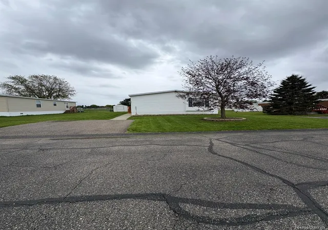 Photo 3 of Single family home for sale at 3621 Hawthorne St, Clarkston, MI 48348 | MLS# 20261044393 | Listing updated on 2026-09-21