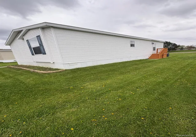 Photo 3 of Single family home for sale at 3621 Hawthorne St, Clarkston, MI 48348 | MLS# 20261044393 | Listing updated on 2026-09-21