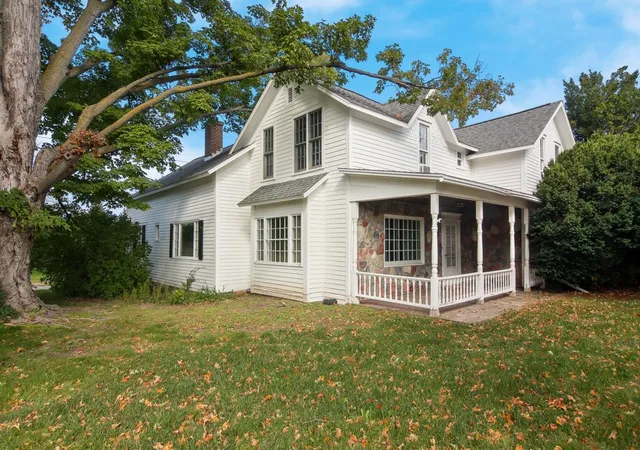 Photo 3 of Single family home for sale at 8491 Us 31 N, Williamsburg, MI 49690 | MLS# 78080069626 | Listing updated on 2026-07-17