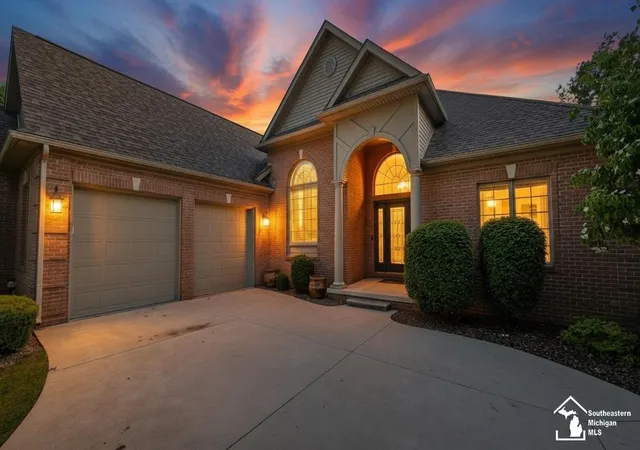 2nd image of 1009 Regents Park Dr, Monroe, MI 48161 | MLS# 57050211284
