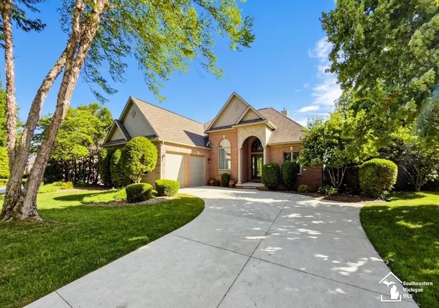 3rd image of 1009 Regents Park Dr, Monroe, MI 48161 | MLS# 57050211284