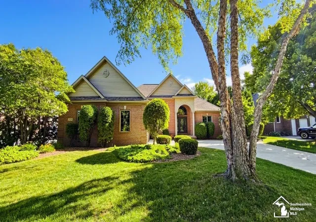4th image of 1009 Regents Park Dr, Monroe, MI 48161 | MLS# 57050211284