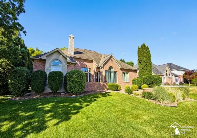 5th image of 1009 Regents Park Dr, Monroe, MI 48161 | MLS# 57050211284