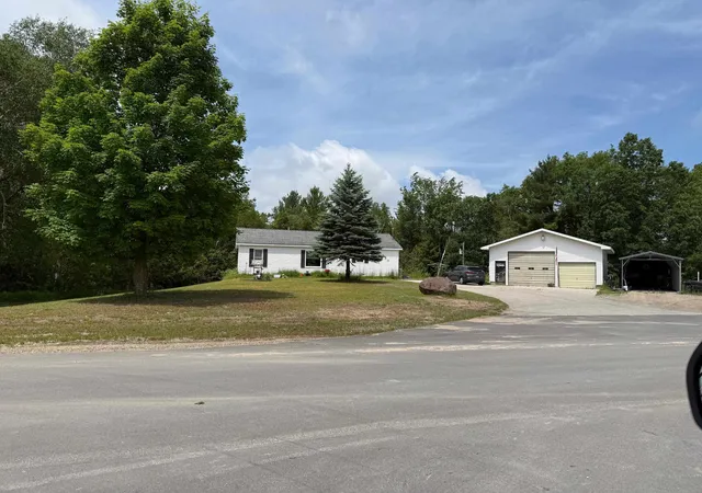 Photo 1 of Single family home for sale at 1950 Vanderlip Rd, Traverse City, MI 49686 | MLS# 78080069630 | Listing updated on 2026-06-16