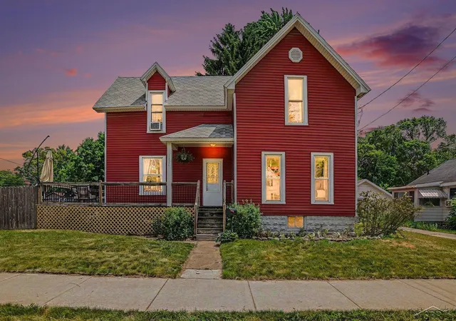 Photo 1 of Single family home for sale at 1424 N Trumbull St, Bay City, MI 48708 | MLS# 61050211289 | Listing updated on 2026-09-03