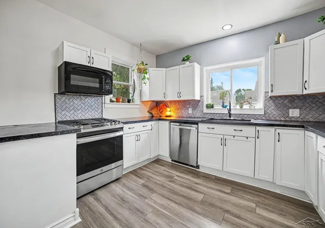 Photo 3 of Single family home for sale at 1424 N Trumbull St, Bay City, MI 48708 | MLS# 61050211289 | Listing updated on 2026-09-03