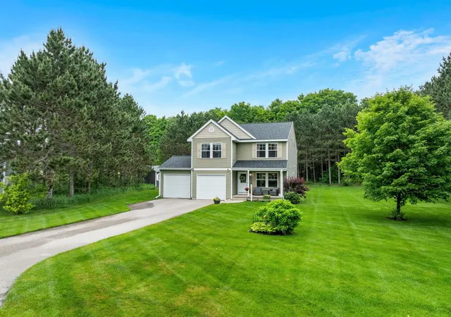 2nd image of 9643 Pattys Ln, Traverse City, MI 49684 | MLS# 78080069633