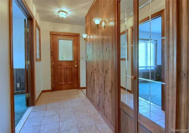 Photo 3 of Single family home for sale at 21515 Huron River Dr, New Boston, MI 48164 | MLS# 20261044435 | Listing updated on 2026-06-17