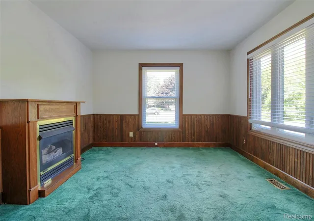 Photo 4 of Single family home for sale at 21515 Huron River Dr, New Boston, MI 48164 | MLS# 20261044435 | Listing updated on 2026-06-17