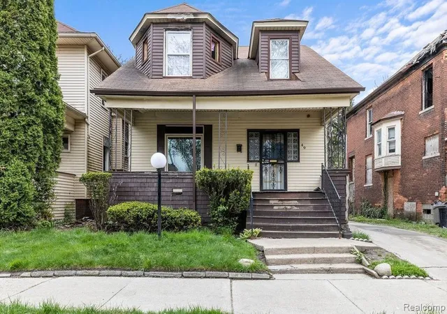 Photo 2 of Single family home for sale at 49 Richton St, Highland Park, MI 48203 | MLS# 81026029214 | Listing updated on 2026-06-13