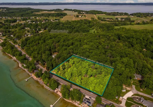 4th image of 00 Center Rd, Peninsula Township Grand Traverse, MI 49686 | MLS# 78080069637