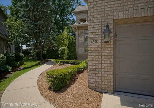 3rd image of 6608 Enclave Dr, Clarkston, MI 48348 | MLS# 20261044453