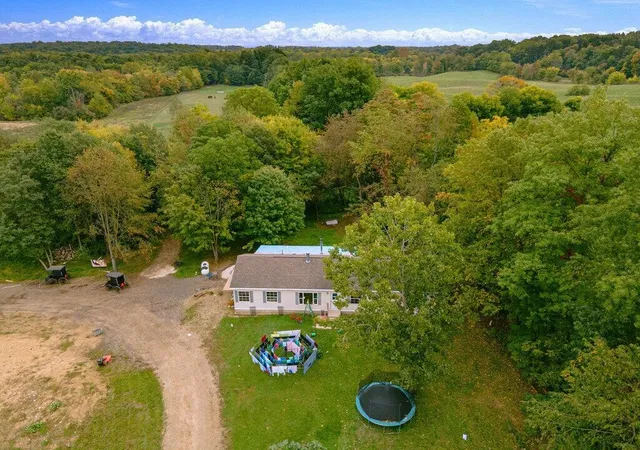 4th image of 41261 County Road 681, Bangor, MI 49013 | MLS# 69026029223