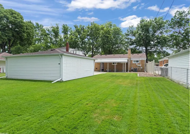 Photo 4 of Single family home for sale at 20343 Ardmore Park St, Saint Clair Shores, MI 48081 | MLS# 58050211307 | Listing updated on 2026-06-16