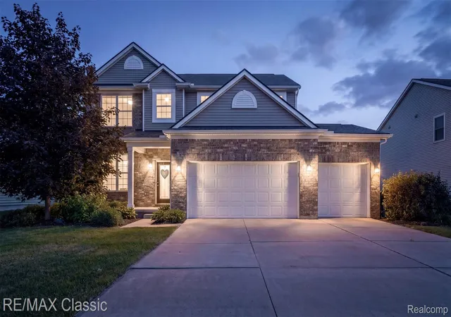 Homes for sale in Green Oak Township Livingston, MI | 10884 Bouldercrest Dr, Green Oak Township Livingston, MI 48178 | MLS# 20261044475