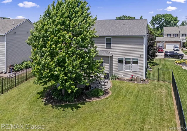 Homes for sale in Green Oak Township Livingston, MI | 10884 Bouldercrest Dr, Green Oak Township Livingston, MI 48178 | MLS# 20261044475