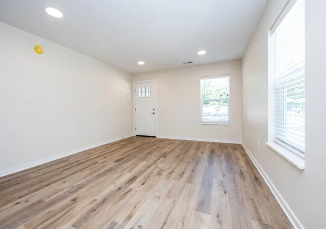 4th image of 945 Union Ave, Benton Harbor, MI 49022 | MLS# 69026029232