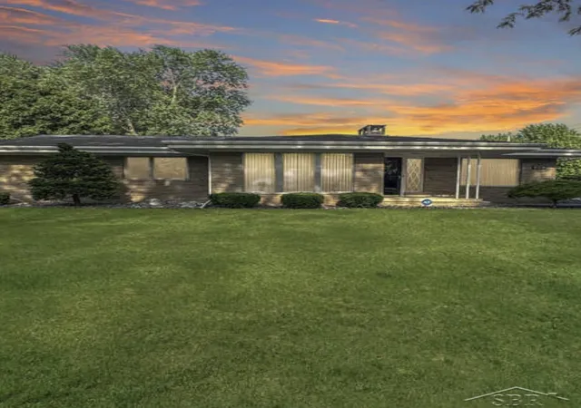Photo 1 of Single family home for sale at 320 Superior St, Saginaw, MI 48602 | MLS# 61050211312 | Listing updated on 2026-07-30