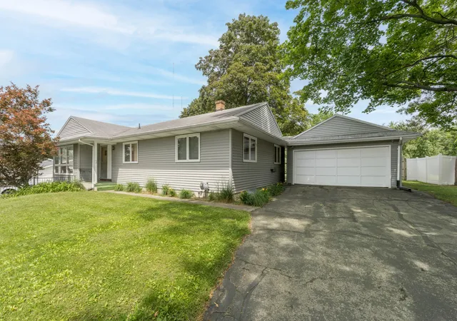Homes for sale in Comstock Charter Township Kalamazoo, MI | 4092 Saratoga Ave, Comstock Charter Township Kalamazoo, MI 49048 | MLS# 66026029243