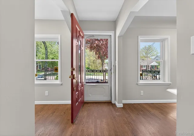 3rd image of 1781 Brys Dr, Grosse Pointe Woods, MI 48236 | MLS# 20261044484