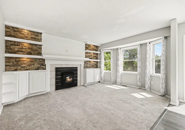 5th image of 1090 Cumberland Ave Se, Lowell, MI 49331 | MLS# 65026029247