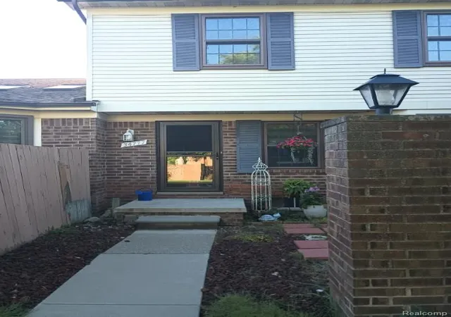Homes for sale in Chesterfield Township Macomb, MI | 34777 E Wilma Ct, Chesterfield Township Macomb, MI 48047 | MLS# 20261044493