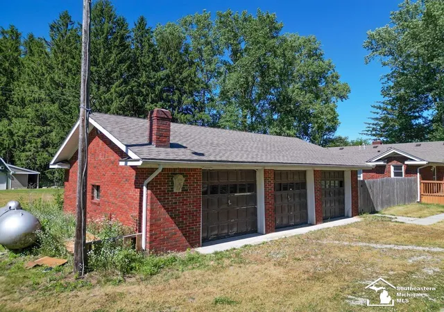 Photo 2 of Single family home for sale at 6772 Wells Rd, Petersburg, MI 49270 | MLS# 57050211324 | Listing updated on 2026-06-15