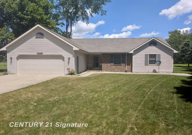 1st image of 1249 E Oakdale Cir, Freeland, MI 48623 | MLS# 61050211328