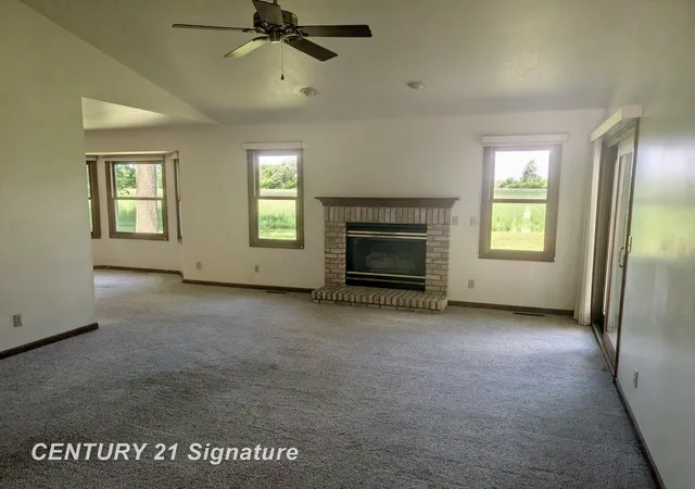 2nd image of 1249 E Oakdale Cir, Freeland, MI 48623 | MLS# 61050211328