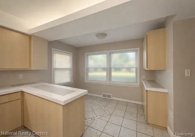 Photo 4 of Single family home for sale at 2639 Woodbine Dr, Waterford, MI 48328 | MLS# 20261044527 | Listing updated on 2026-07-27