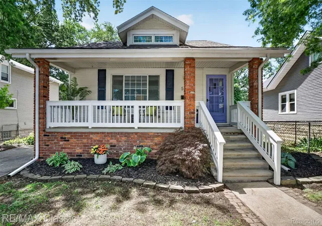 Photo 1 of Single family home for sale at 561 W Saratoga St, Ferndale, MI 48220 | MLS# 20261044536 | Listing updated on 2026-06-19