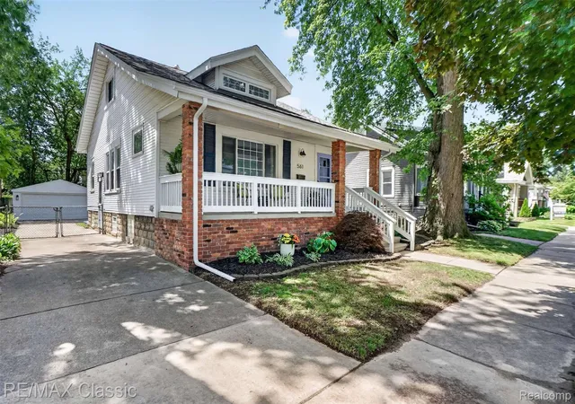 Photo 3 of Single family home for sale at 561 W Saratoga St, Ferndale, MI 48220 | MLS# 20261044536 | Listing updated on 2026-06-19