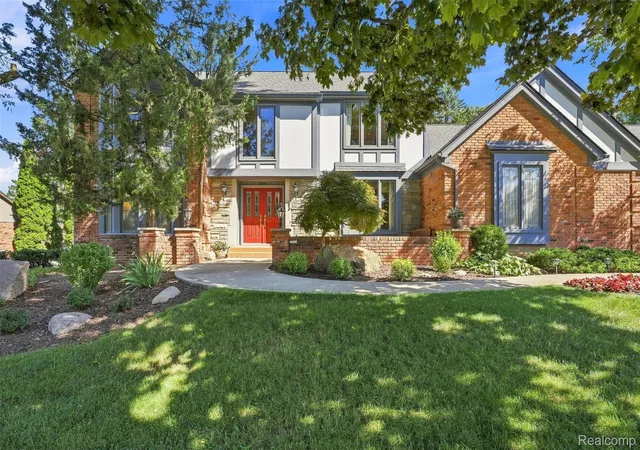 Photo 1 of Single family home for sale at 2534 Topsham Dr, Rochester Hills, MI 48306 | MLS# 20261044544 | Listing updated on 2026-08-20