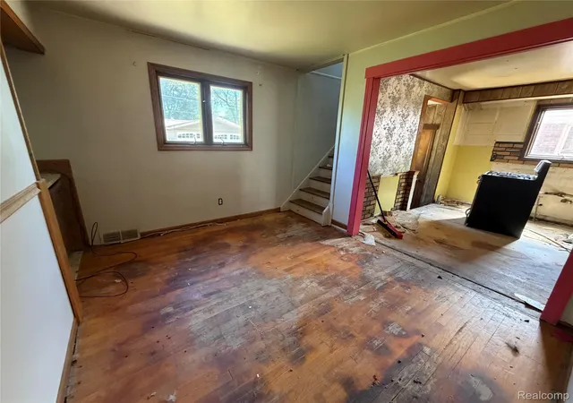 Photo 3 of Single family home for sale at 22515 Lincoln St, Saint Clair Shores, MI 48082 | MLS# 20261044547 | Listing updated on 2026-06-15