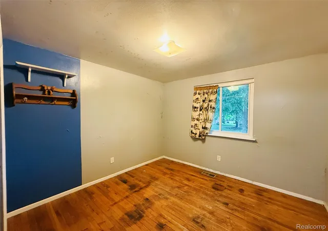 Photo 3 of Single family home for sale at 1501 Barchester St, Westland, MI 48186 | MLS# 20261044558 | Listing updated on 2026-09-03