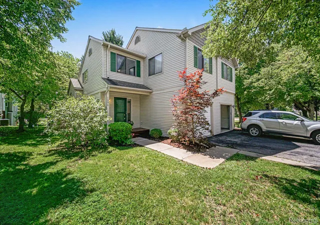 Photo 2 of Condo for sale at 1390 Patricia Ave, Ann Arbor, MI 48103 | MLS# 20261044560 | Listing updated on 2026-09-05